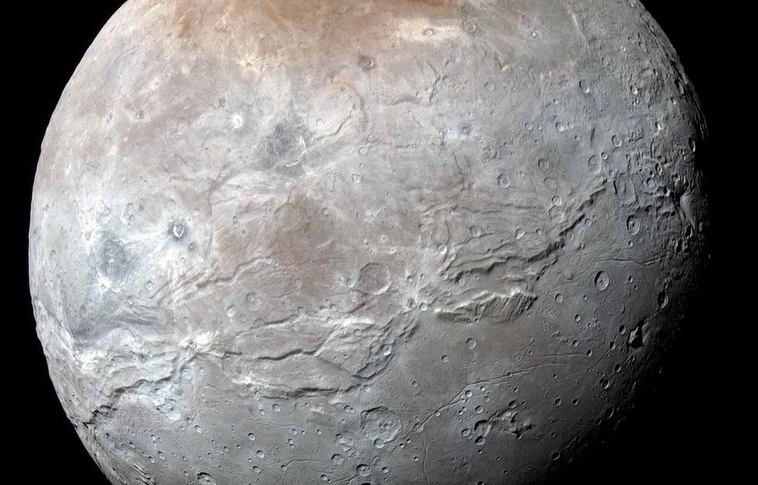 Pluto - Közzétették az eddigi legjobb minőségű felvételeket a Charonról