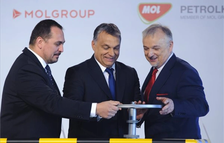 Éledezik nemzeti iparunk – mondta Orbán Viktor Tiszaújvárosban 