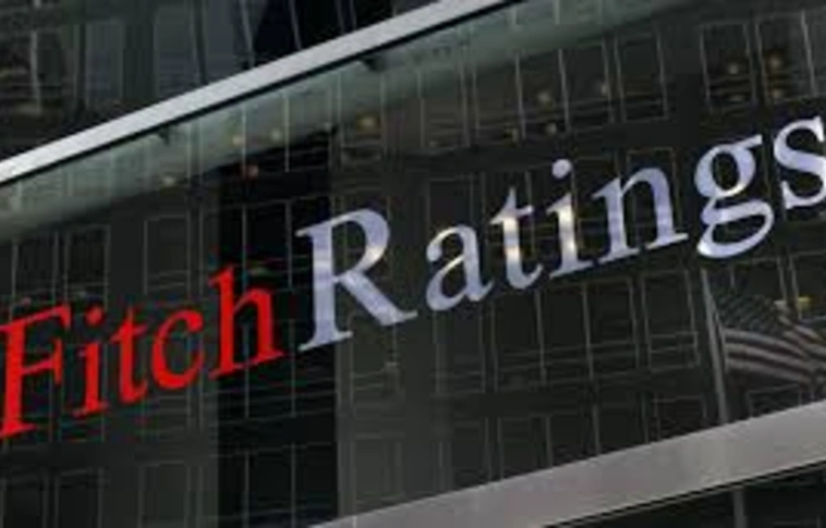 Fitch: Magyarország a befektetési osztályzat visszaszerzésére legesélyesebb országok között van