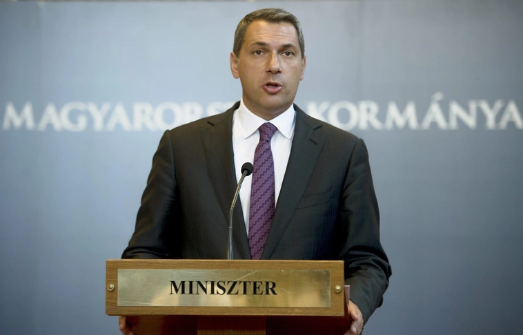 Lázár: Magyarország egyetlen visszatoloncolt bevándorlót sem vesz vissza 