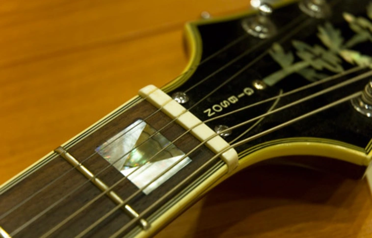 Sokat fizettek John Lennon elveszett gitárjáért