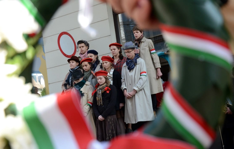 Egy ünnep majd száz képpel  - koszorúztak és emlékeztek 