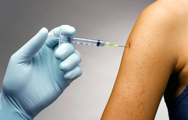 Közeledik a HPV-oltáshoz szükséges nyilatkozatok leadási határideje