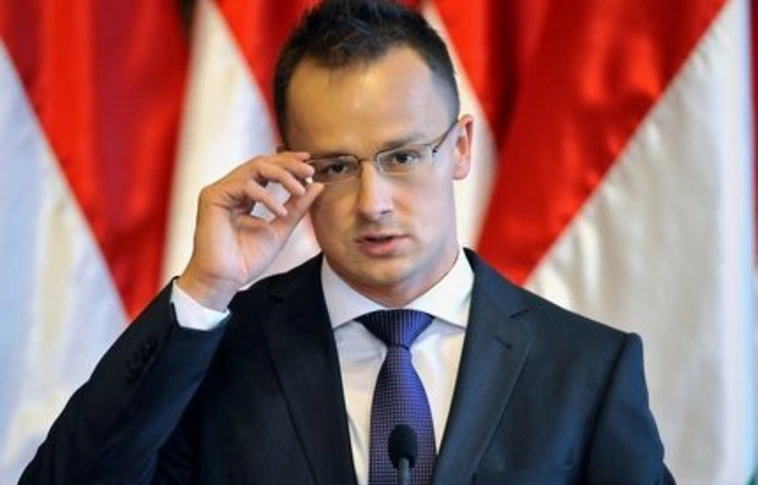 Szijjártó: ha az EU nem állít fel közös határvédelmet a görög határszakaszon, Magyarország lezárhatja a horvát határt