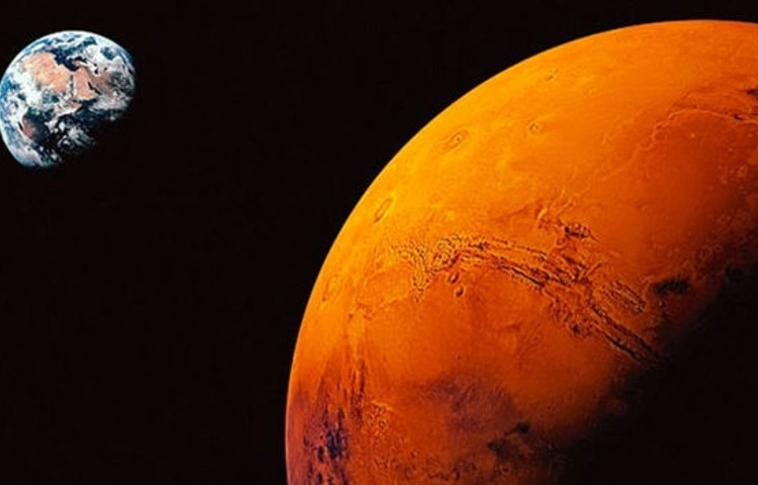 Szabad szemmel is látható a Mars, olyan közel halad el a Föld mellett