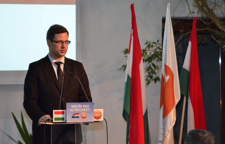 Gyors megoldások migránskérdésben – Gulyás Gergely szerint most erre van szükség
