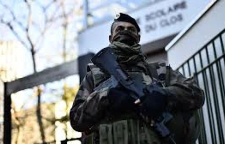Terrorizmus - A francia kormány feloszlatott három radikális muzulmán egyesületet