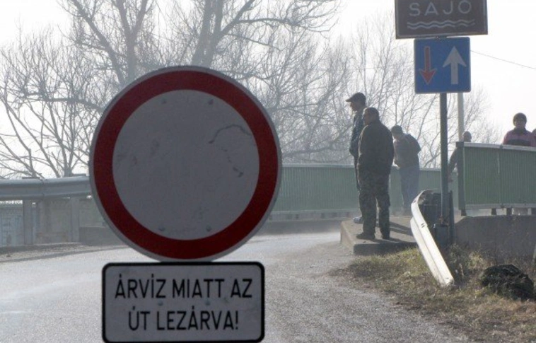  Árad a Sajó - két út járhatatlan Borsodban