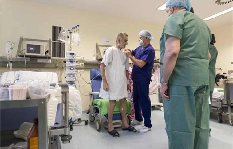 Elhagyhatta a kórházat az első magyarországi tüdőátültetésen átesett férfi