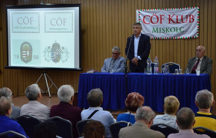 Földi László: a népszavazás túlmutat azon, hogy a politika melyik oldala győz