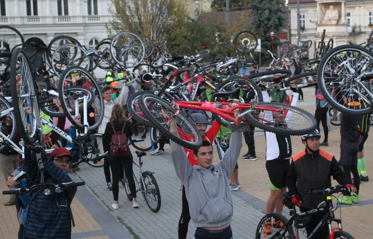 Ilyen volt a Critical Mass - Megvolt a kritikus tömeg Miskolcon is  