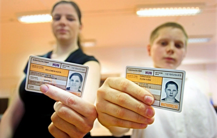 Október 31-én járnak le az előző tanévi diákigazolvány-matricák