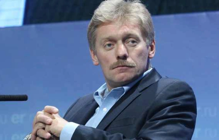 Kreml: Moszkvának nincsenek kompromittáló anyagai se Trumpról, se Clintonról