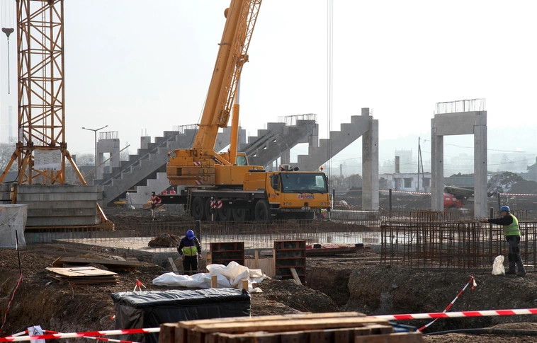 Egyre látványosabb – épül a stadion Diósgyőrben