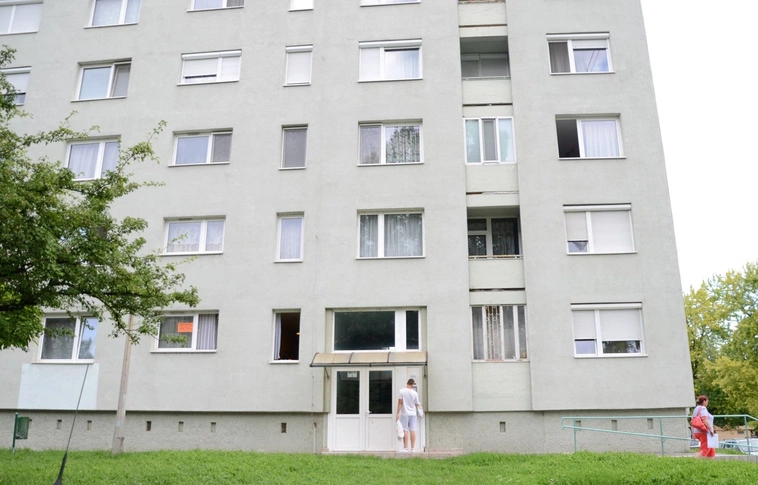 Kapcsolattartás: információs táblákat raktak ki a Győri kapuban 
