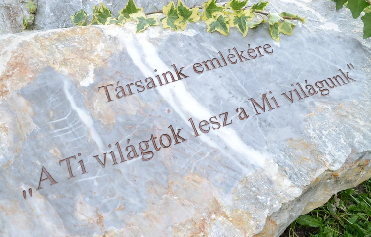 Lélekharangot avattak az egyetemen