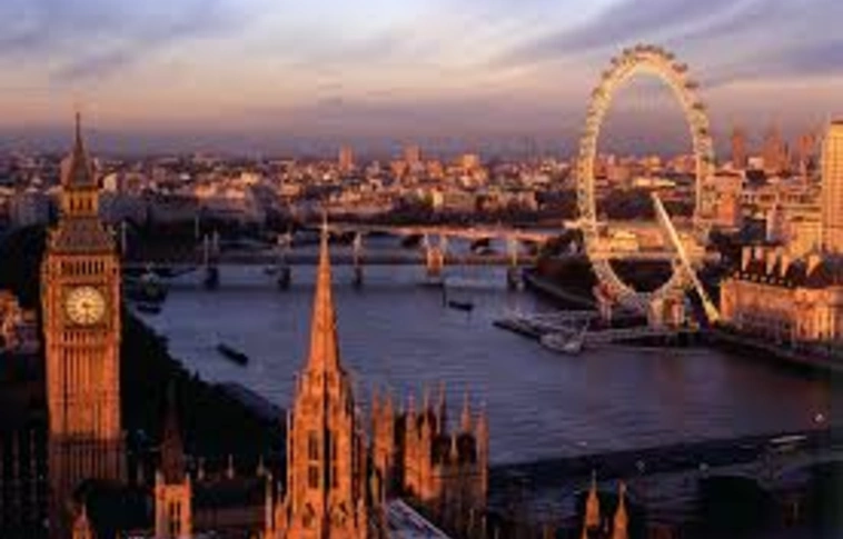 London jövő márciusig elindítja a kilépést