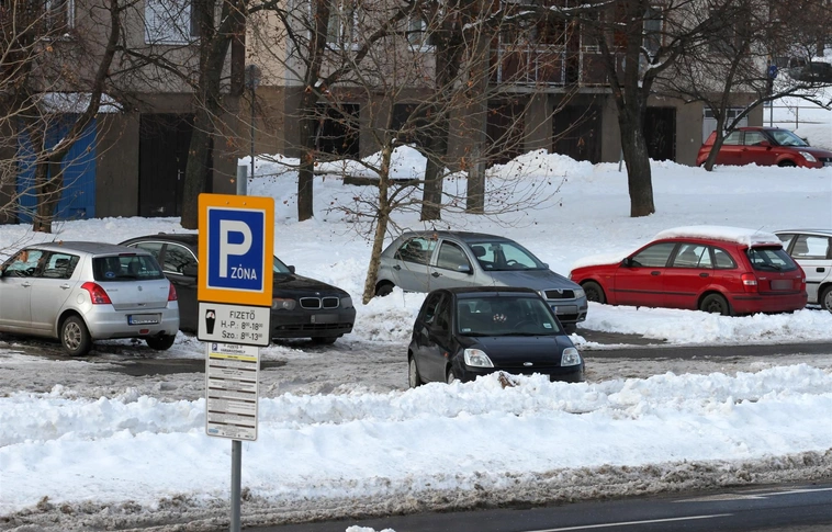 Vasárnapig ingyenes a parkolás Miskolcon