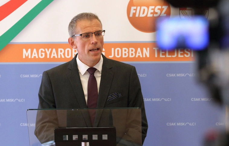 Kibújt a szög a zsákból: Gyurcsányék az Avasra költöztetnék a migránsokat