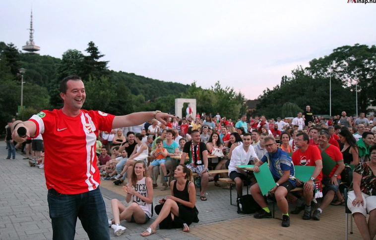 Hajrá magyarok! – este meccs a Szent István téren