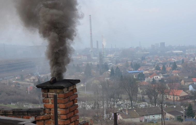 Szálló por - Már hat településen veszélyes a levegő