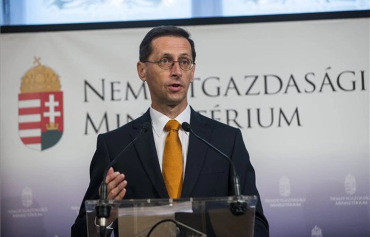 Varga Mihály a munkanélküliség további csökkenésére számít