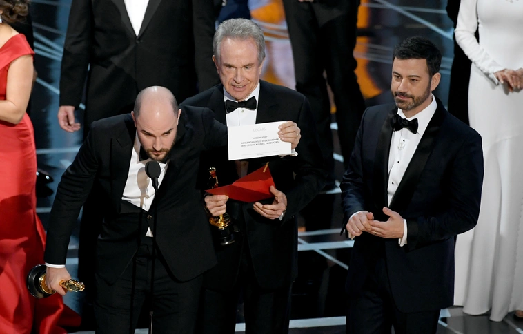 Botrány az Oscar-gálán: összekeverték a borítékokat, nem a Kaliforniai álom a legjobb film