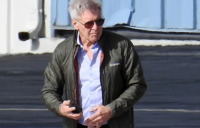 Nyilvánosságra hozták a felvételt, melyen Harrison Ford majdnem utasszállítónak ütközik