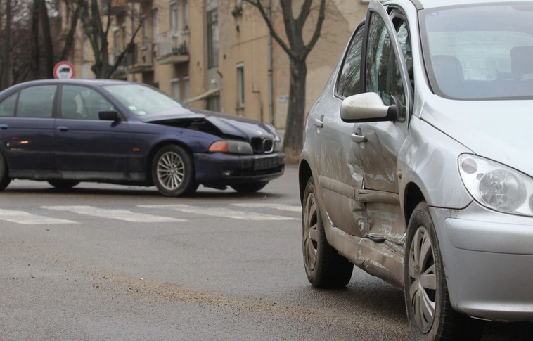 Egy kismama is ült az autóban – baleset a Kiss tábornok úton