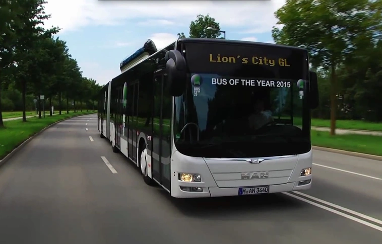 Korszerű CNG buszok váltják fel a kiöregedett régi diesel járműveket
