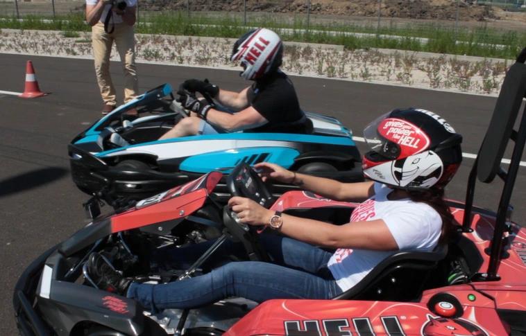 Az Avalon Park gokartjait tesztelték a szikszói Hell gyárnál