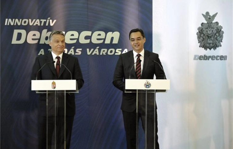 Orbán: a kormány sikertörténetként tekint Debrecenre