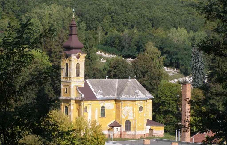 Jótékonysági koncert a perecesi templom felújításáért 