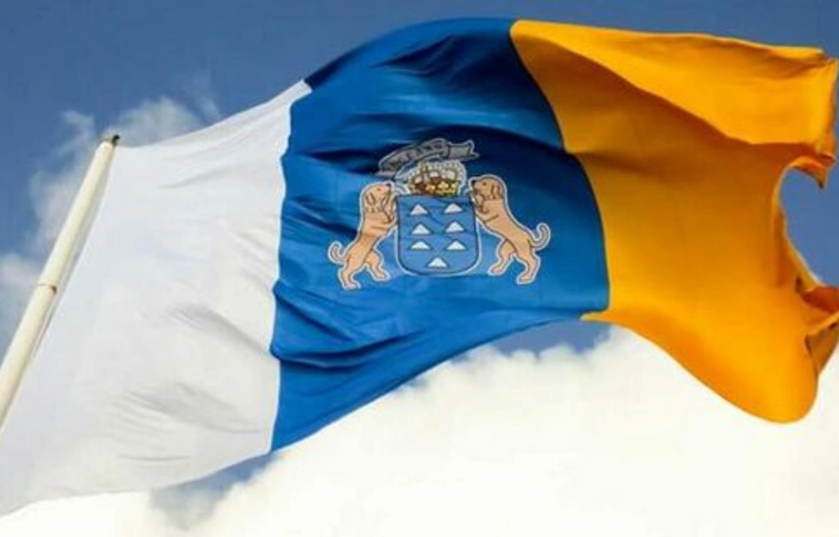 Visszakerült családjához a bőröndben Európába csempészett afrikai kisfiú