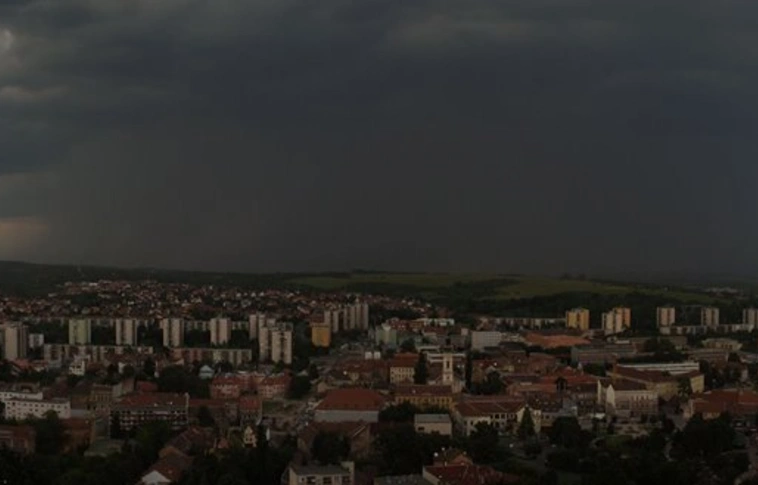 Hűvös, csapadékos reggelre ébredtünk 