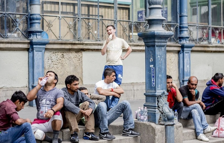 Ötvenhat menedékkérőt vittek kórházba Budapesten