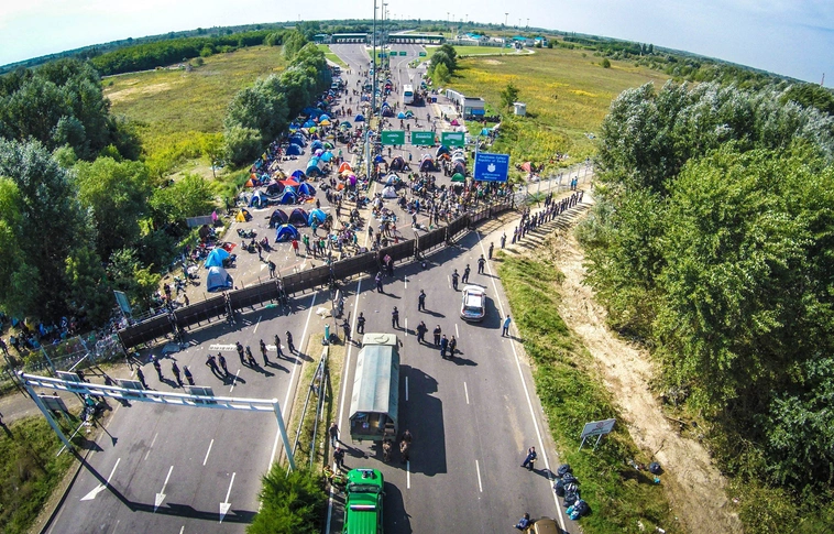 Rendőri erősítést küld Szerbia a magyar határhoz