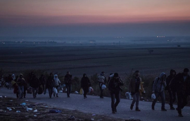 A párizsi merényletek nem lassították a migránsáradatot Szerbiában