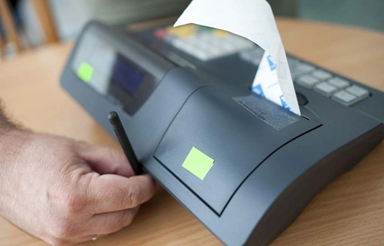 Az online kasszák kifehérítették a kiskereskedelmi forgalmat