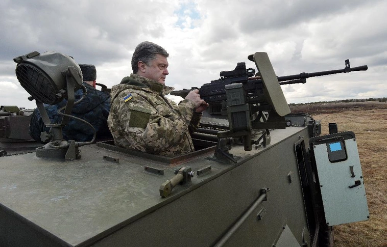 Brit harcjárműveket kapott az ukrán hadsereg