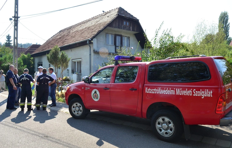 Tűz ütött ki hétfőn délután Miskolcon, a Tatárdombon