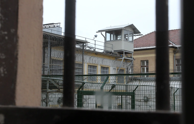 Jelentősen bővítené a börtönöket a kormány