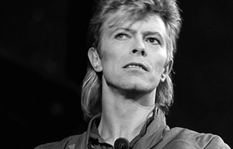 David Bowie családja szűk körű megemlékezéssel búcsúzik a vasárnap elhunyt zenésztől
