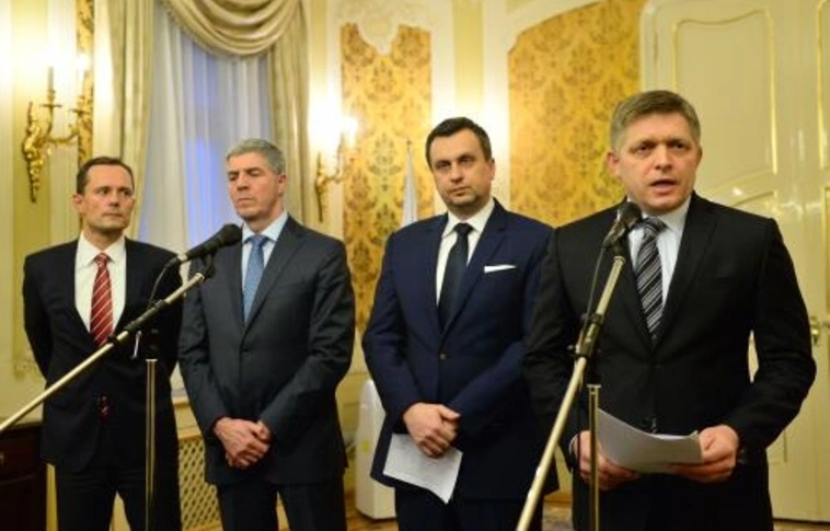Bírálják a Ficóval együttműködő volt ellenzéki pártokat