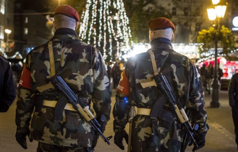 Az alaptörvényben kell szabályozni a terrorveszélyhelyzetet a kormány szerint