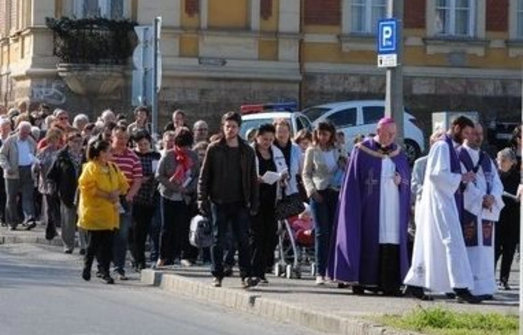 Vasárnap indul a keresztút Miskolcon