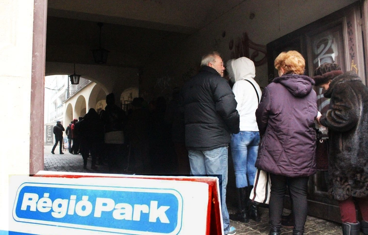 Ne álljon sorba! – Több helyen is megveheti éves parkoló bérletét
