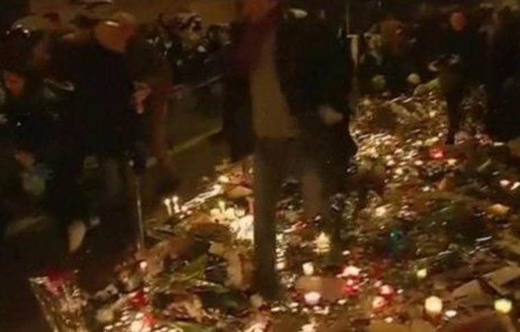 VIDEÓ - Pánik tört ki a párizsi République téren