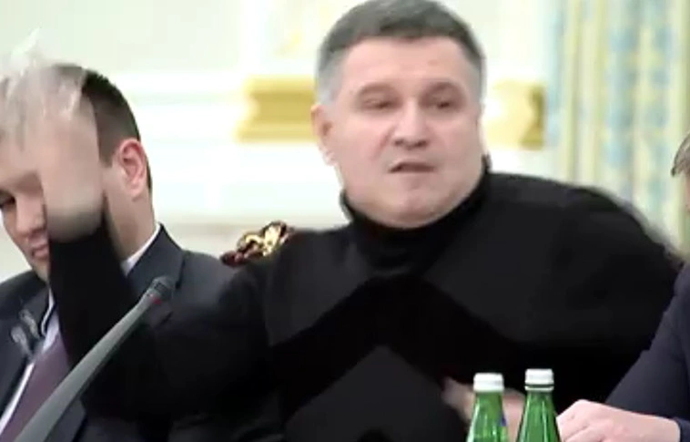 Újabb incidenssel szórakoztatják a világot az ukrán politikusok 