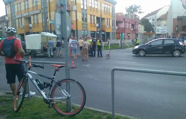 Motoros baleset a Corvin utcában